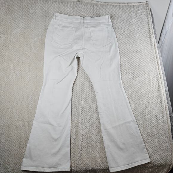 a.n.a. High Rise Flare Jeans Women Size 16 White Stretch Denim Y2K Minimalist - Picture 2 of 9